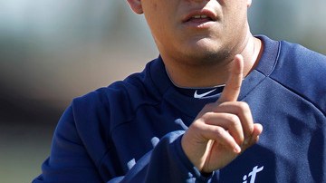 Miguel Cabrera intenta adaptarse a nueva posición en el cuadro.