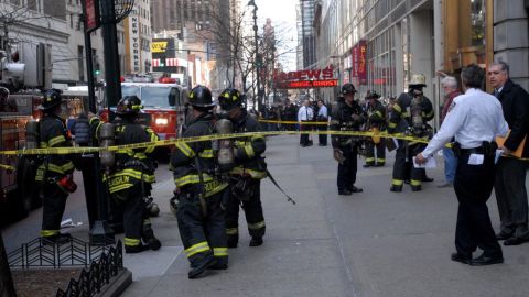 Bomberos tomaron control de la escena.