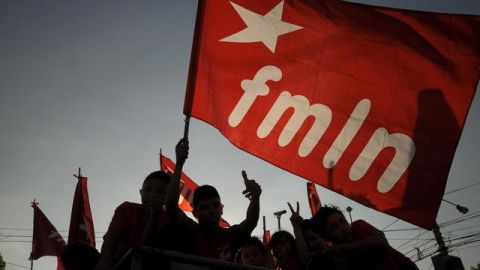Simpatizantes del partido de izquierda Frente Farabundo Martí para la Liberación Nacional.