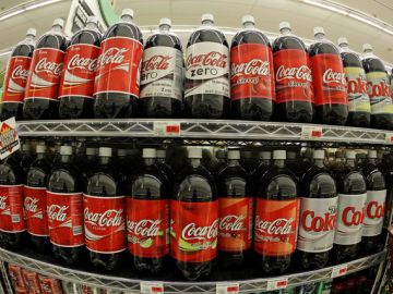 La compañía Coca-Cola vende 1.7 mil millones  de refrescos a nivel mundial cada día.
