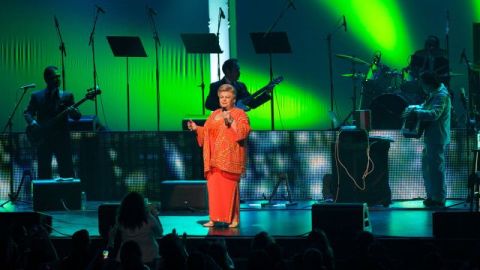 Imagen del concierto que Paquita la del Barrio dio el sábado por la noche en el Downtown de la ciudad.