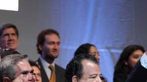 El candidato del Movimiento ciudadano, Andrés Manuel López Obrador, a su llegada a la toma de protesta como aspirante a la presidencia de la República.