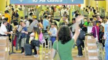 Unos 1.9 millones de pasajeros pasarán por el aeropuerto (OIA) durante los días festivos.
