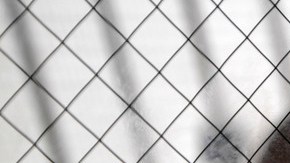 Hace tres años la Casa Blanca prometió repensar las políticas de detención después de las demandas de 2007 por violación a las libertades civiles.