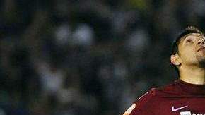 Jonathan Orozco festeja una anotación de su equipo ante Morelia.