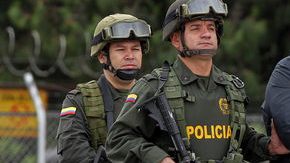 Integrantes de la Policía presentan  a Alejandro Jiménez alias "El Palidejo" presunto autor intelectual del asesinato del cantautor argentino Facundo Cabral.