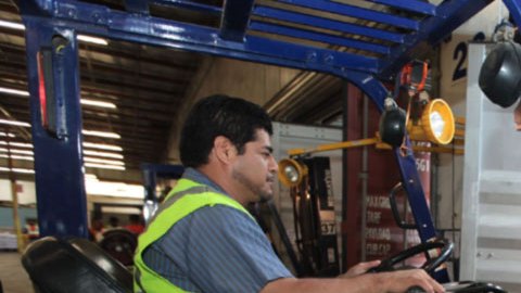 Una de las tantas manifestaciones que se han dado por reclamación de mejores salarios para sus trabajadores.