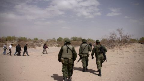 La ONU critica que toda la culpa de las desapariciones se le adjudique al crimen organizado. Aquí soldados vigilan Ciudad Juárez.