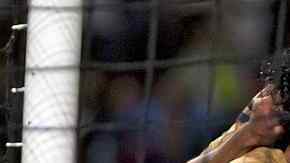 Eduardo Herrera (der.) y Martín Bravo se felicitan luego de anotarle al Metapán salvadoreño en la cancha de Ciudad Universitaria.