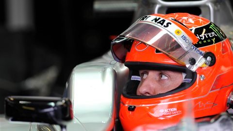 Schumacher, siete veces campeón mundial, sigue dando de qué hablar.