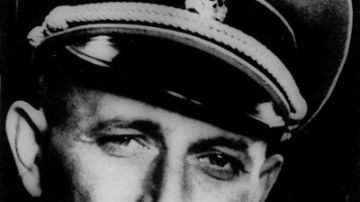 Eichmann huyó a Argentina donde adquirió la identidad falsa de un trabajador de Mercedes Benz