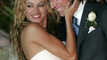 En 2007 (la foto), Paulina Rubio y Colate eran felices. Hoy están en proceso de divorcio.