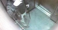 Imagen de una cámara de vigilancia que muestra al sospechoso de los robos en el Alto Manhattan.