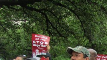 Una manifestación en rechazo del robo de salarios y a favor de una ordenanza que proteja de ese delito tuvo lugar en Houston.