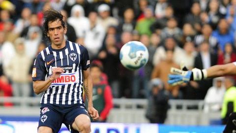 El guardameta de Gallos, Liborio Sánchez (d), será clave en el partido ante Trinidad y Tobago, mañana, en el Home Depot Center.