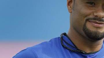 Johan Santana  perdió ayer pero pudo lanzar seis entradas.