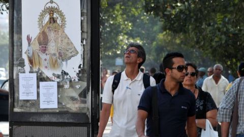 Un cartel de bienvenida al papa Benedicto XVI en La Habana, Cuba.
