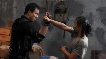 Joe Taslim y Yayan Ruhian se enfrentan en 'The Raid: Redemption'.
