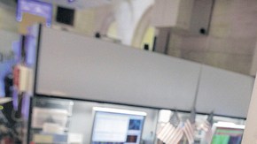 Tras polémica salida de ejecutivo, Godman Sachs empieza a leer los correos electrónicos de los que trabajan en dicho lugar.