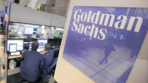 Tras polémica salida de ejecutivo, Godman Sachs empieza a leer los correos electrónicos de los que trabajan en dicho lugar.