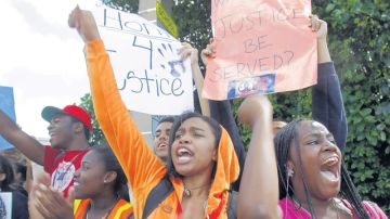 Un grupo de estudiantes de la escuela superior Michael M. Krop -en Miami Gardens- realizaron una de las tantas protestas hechas en el estado de la Florida.