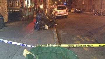 Agentes se hicieron cargo de la escena en la estación Bedford Avenue el Brooklyn.