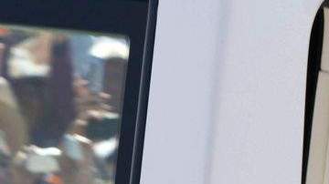 El Papa Benedicto XVI sonrió a la multitud que le esperaba para la misa.