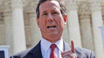 Santorum le dijo al reportero de manera tajante y señalándolo con el dedo que dejara de mentir.