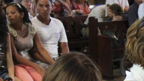 Un grupo de peregrinos católicos de Miami visita el santuario de la Virgen de la Caridad en el poblado del Cobre, en Santiago de Cuba.