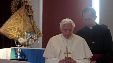 El Papa visitó hoy el santuario de la Virgen de la Caridad del Cobre en Santiago de Cuba.