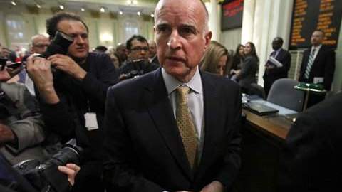 El gobernador Jerry Brown.