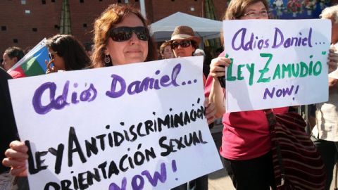 La víctima, de 24 años,  fue brutalmente golpeado en un parque   a principios de marzo, y tras 25 días de agonía, falleció. Su muerte ha avivado el debate sobre la homofobia en Chile.
