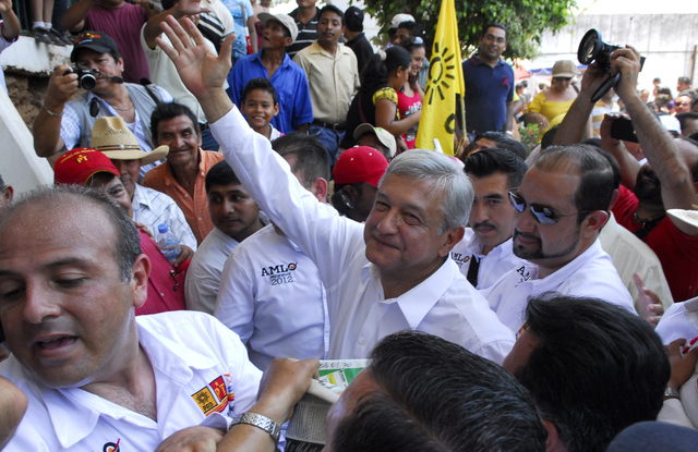Andrés Manuel López Obrador, el candidadato de izquierda, comenzó en Tabasco.