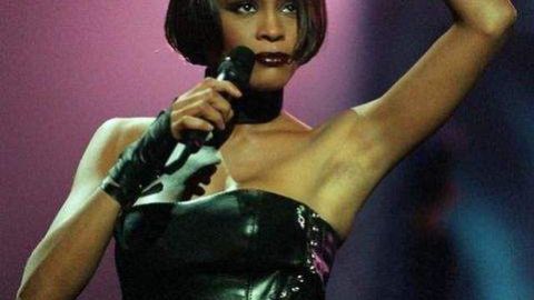 La muerte de Whitney Houston ha revitalizado las ventas de su música.