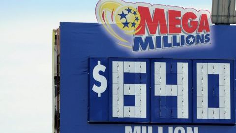 Tres boletos resultaron ganadores del premio gordo que se sorteó el pasado viernes. Los mismos fueron vendidos en Maryland, Kansas e Illinois.