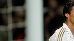 Cristiano Ronaldo (izq.) marcó un doblete ayer en la victoria sobre el Apoel chipriota, en la que Kaká volvió a demostrar su clase.