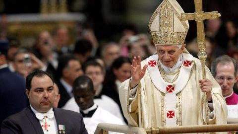 Benedicto XVI presidió en la basílica de San Juan de Letrán la concelebración de la misa con el tradicional rito del lavado de pies a 12 sacerdotes.