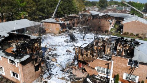 Restos del área residencial donde impactó la nave. Milagrosamente nadie murió a raíz del impacto y el fuego provocado por la nave.