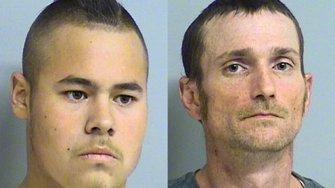 Jacob England (19 años), izquierda, y Alvin Watts (32 años).