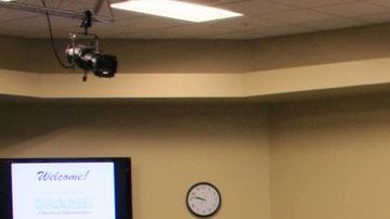 La alcaldesa de Orange,  Teresa Jacobs, se dirige al grupo en la conferencia sobre cómo hacer negocios con Brasil.