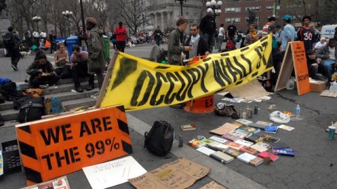 Miembros de "Ocupa Wall Street" seguían en el parque Union Square.