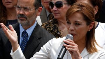 Josefina Vázquez Mota,  cuando hablaba a la prensa, después de` resgistrar su candidatura.