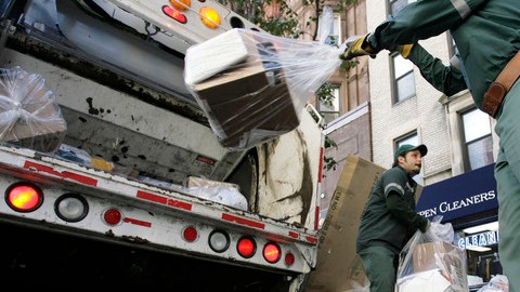 Según los opositores a la incineración, el  reciclaje ayuda a    evitar la polución.
