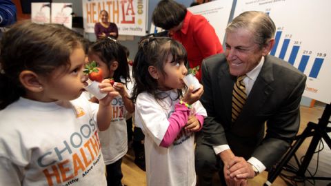 Es importante que los niños reduzcan el consumo de hidratos de carbono y azúcar