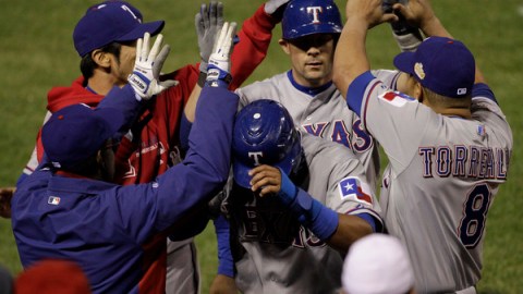 Kinsler, de 29 años, ganará siete millones este año, su séptimo en Grandes Ligas.