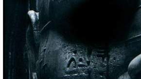 Una escena de 'Prometheus' en la que unos exploradores descubren una figura monolítica en un planeta lejano.