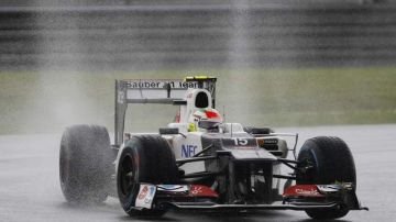 Sergio Pérez maneja su monoplaza durante  el Gran Premio de Malasia el pasado 25 de marzo.
