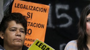 El movimiento 99% y de Hermandad Mexicana, anunciaron que lucharán por derechos de inmigrantes.