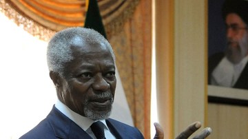 Kofi Annan (i) dijo  al Consejo de Seguridad de la ONU que   Siria  no ha cumplido con la demanda del consejo de retirar las tropas.