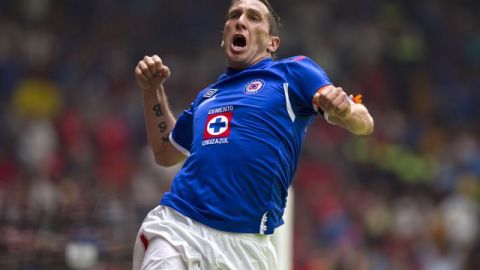 El "Chaco" Giménez abrió la cuenta a los 39 minutos, cuando aprovechó un pase de cabeza de Gerardo Flores.